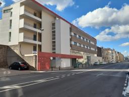 Façade Ouest vue du Boulevard Lobau